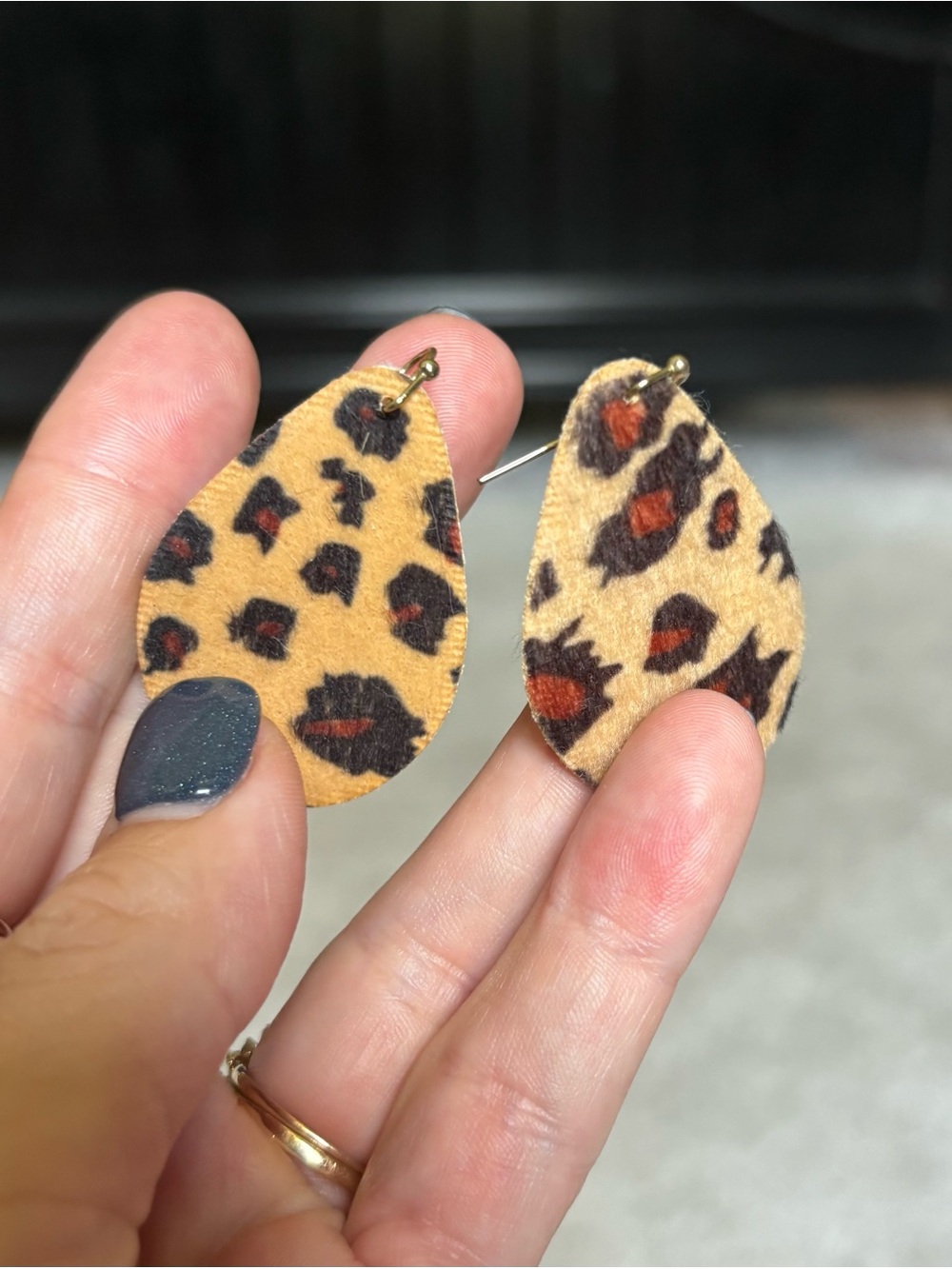 Leopard Print Teardrop Earrings - Tan & Black